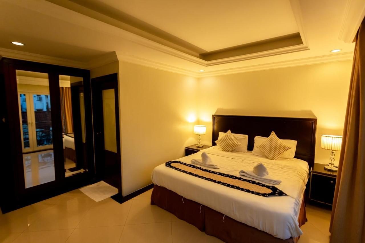 Ivory Palace Hotel Pattaya Exterior foto
