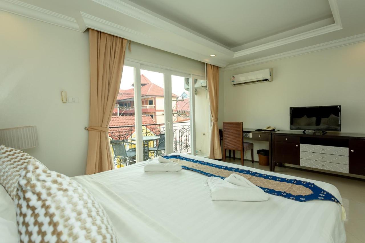 Ivory Palace Hotel Pattaya Exterior foto