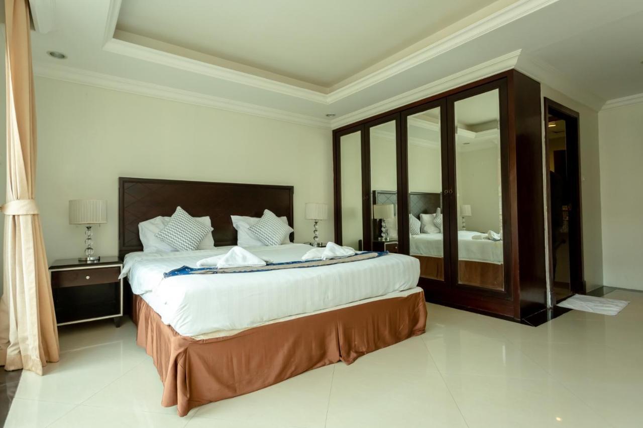Ivory Palace Hotel Pattaya Exterior foto