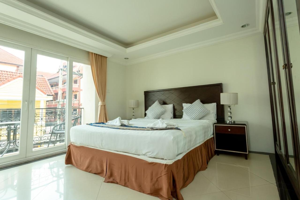 Ivory Palace Hotel Pattaya Exterior foto